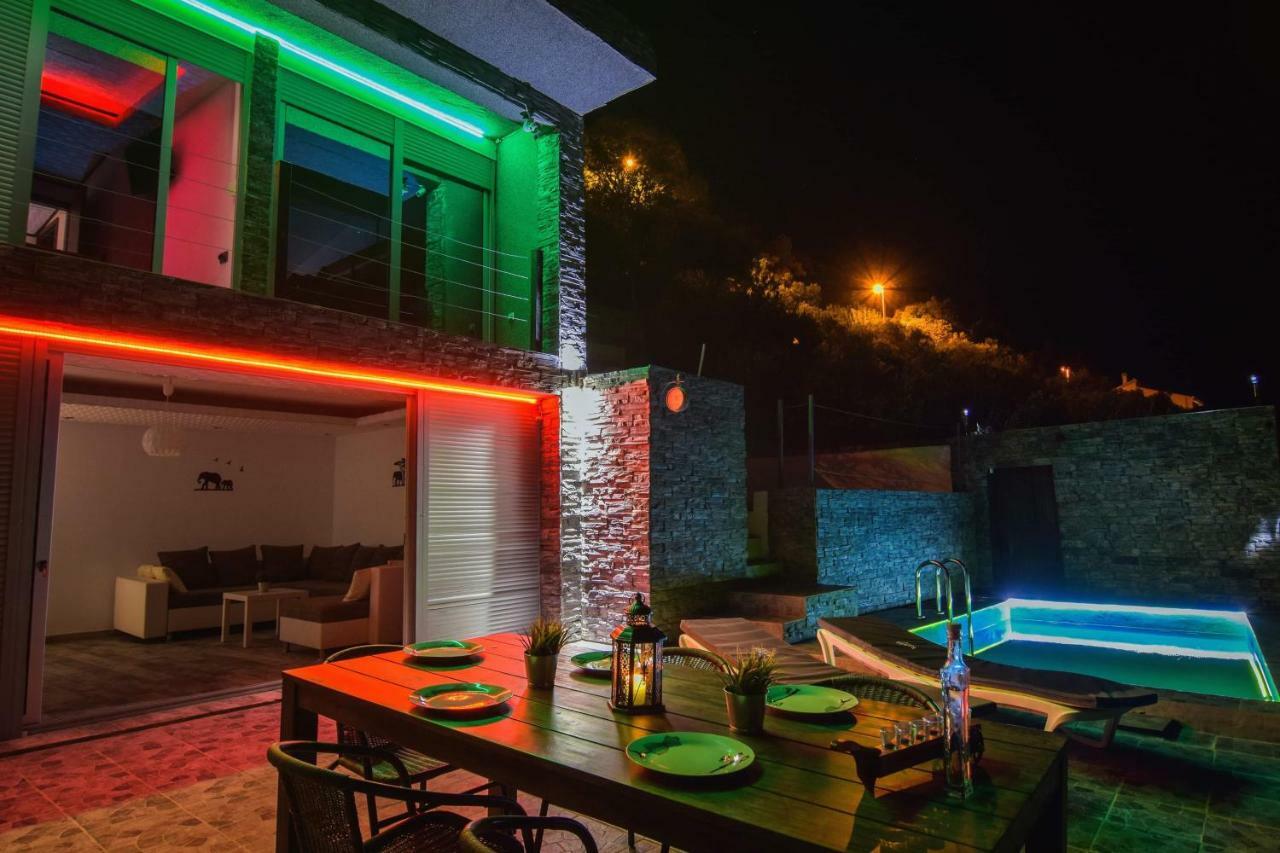Villa Iva Pisak Luaran gambar